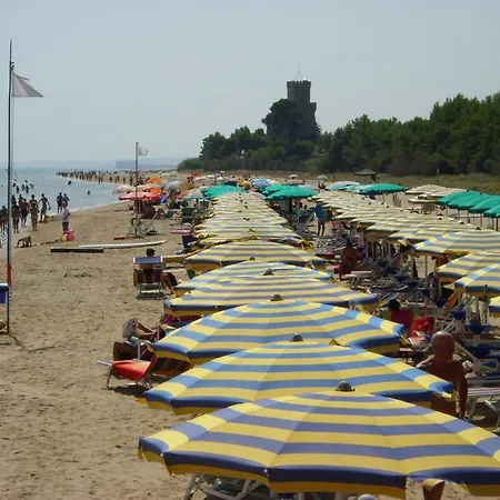 Cerrano Park 아파트호텔 피네토