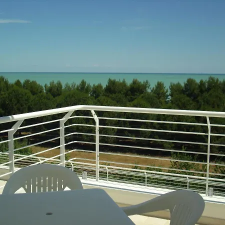 Cerrano Park 아파트호텔 2*