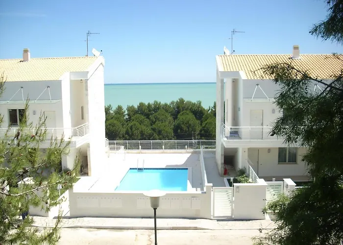 Cerrano Park 2* Пинето